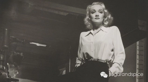 女生低调优雅的穿衣搭配实战_上装单品衬衫篇