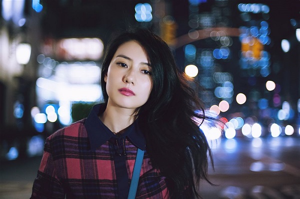 高圆圆教你同色系衣服搭配穿法