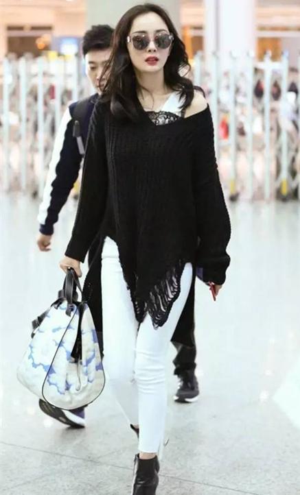 90秒知道 夏天的肩带很多余? 事实证明大家都想把它露在外面!