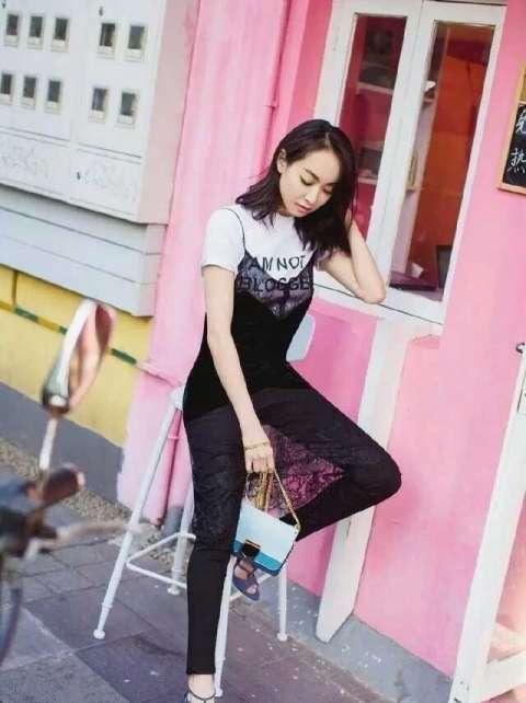 90秒知道 夏天的肩带很多余? 事实证明大家都想把它露在外面!