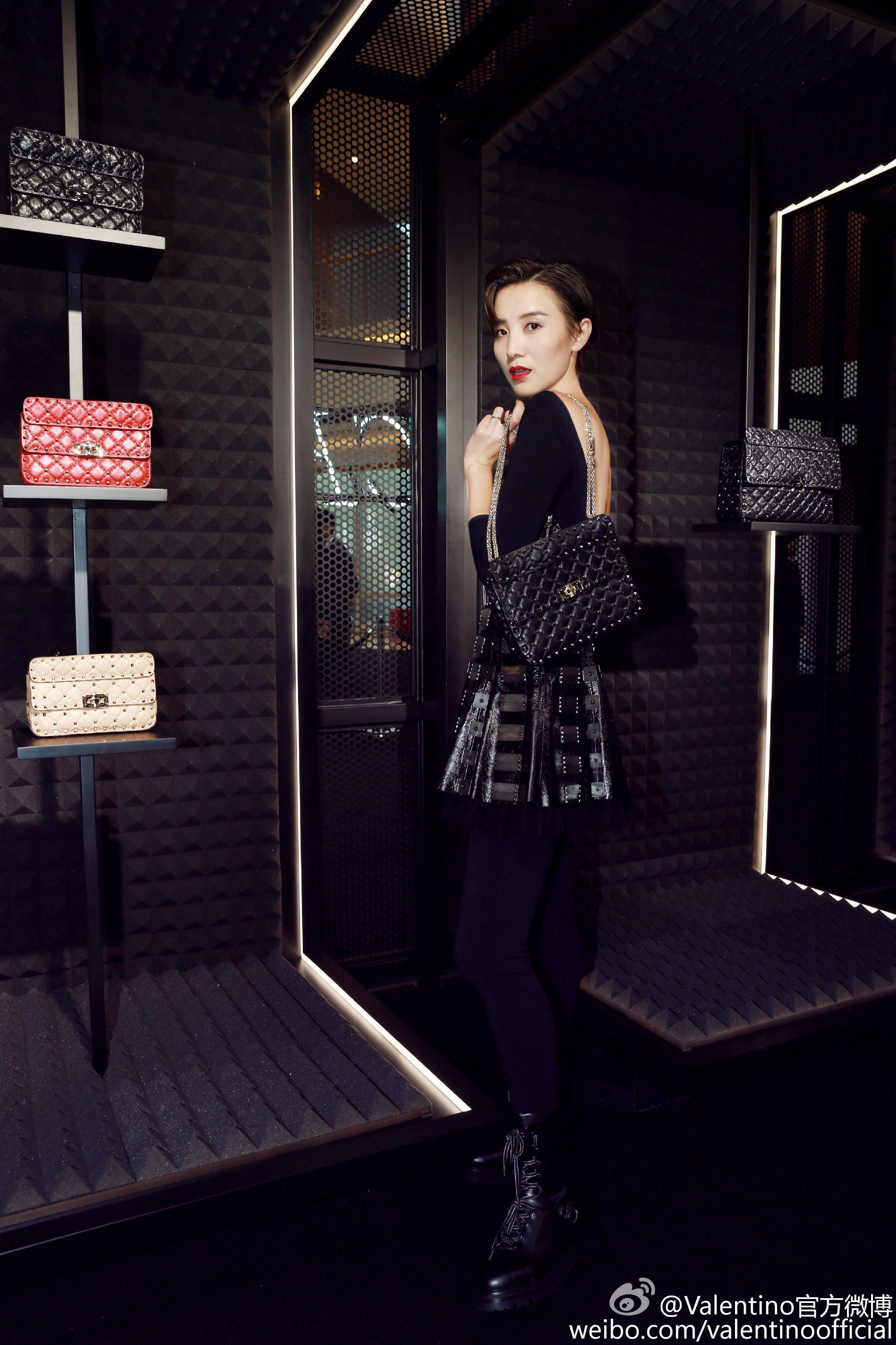 这包同时俘获欧阳娜娜和刘嘉玲 难怪范爷一下入三只