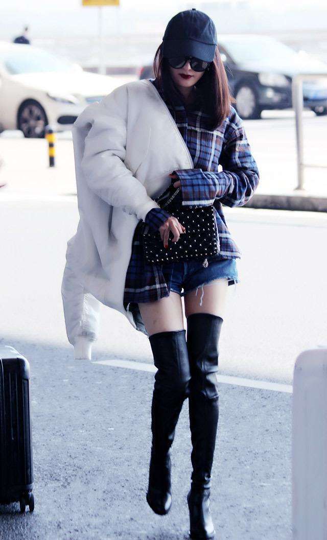 这包同时俘获欧阳娜娜和刘嘉玲 难怪范爷一下入三只