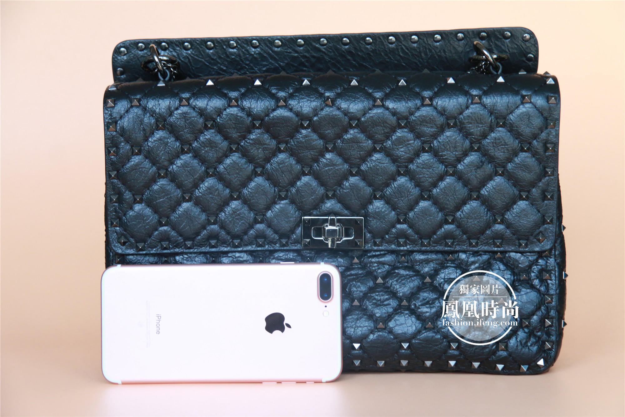 这包同时俘获欧阳娜娜和刘嘉玲 难怪范爷一下入三只