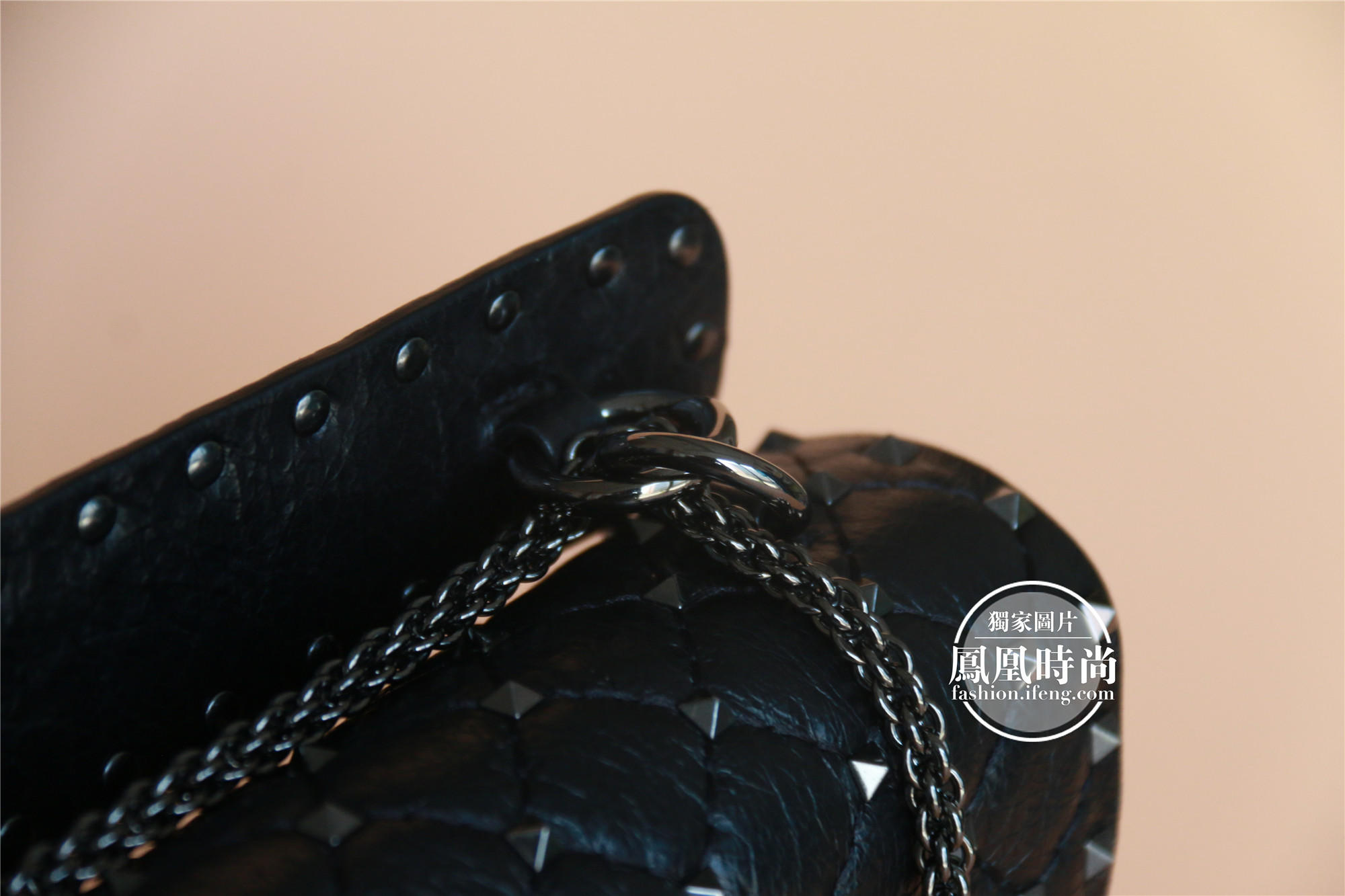 这包同时俘获欧阳娜娜和刘嘉玲 难怪范爷一下入三只