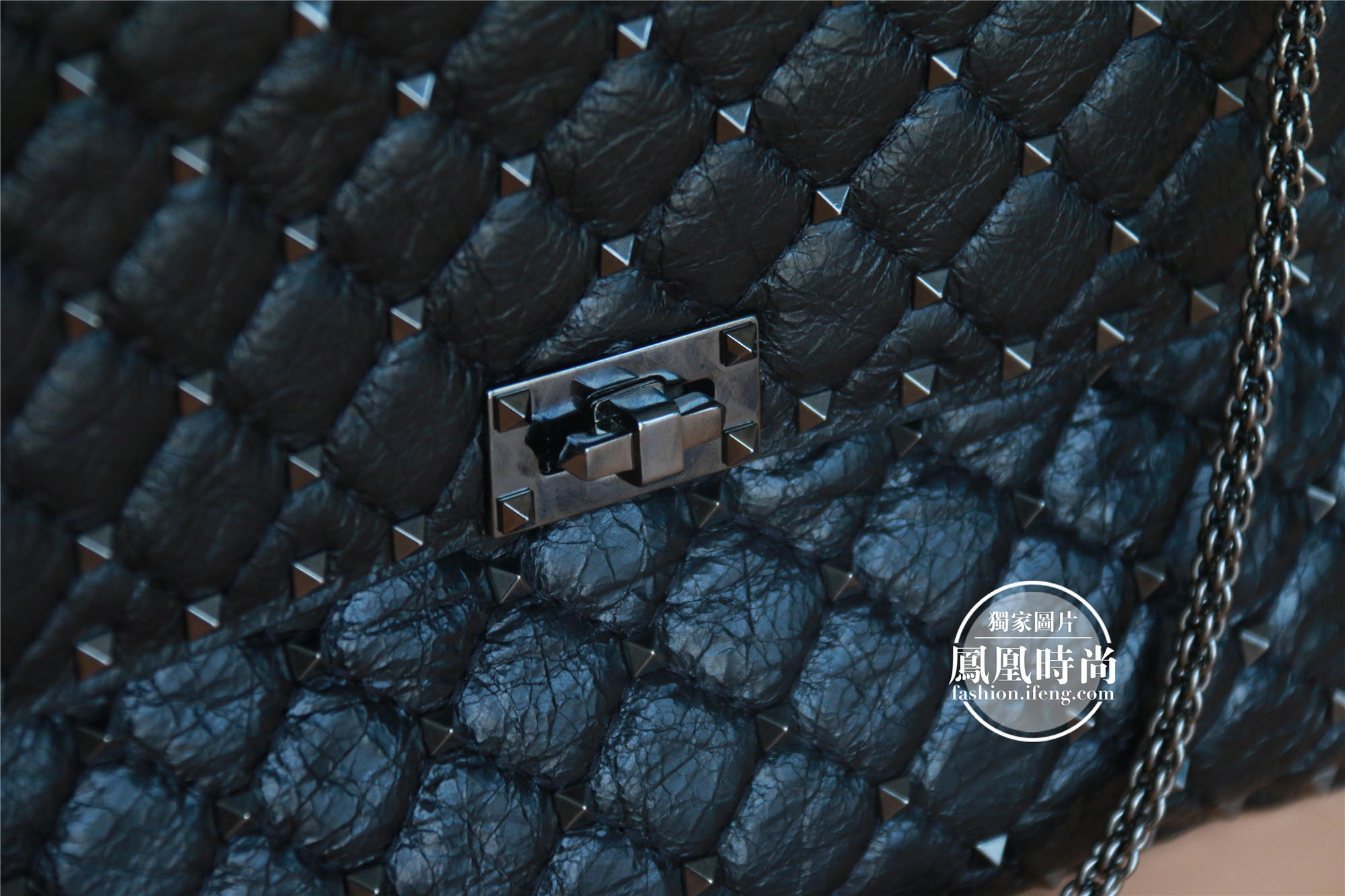 这包同时俘获欧阳娜娜和刘嘉玲 难怪范爷一下入三只