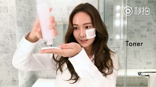 郑秀妍亲自示范教你韩式美肌打造法