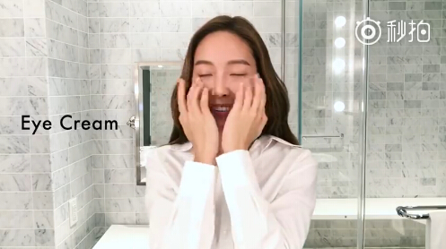 郑秀妍亲自示范教你韩式美肌打造法