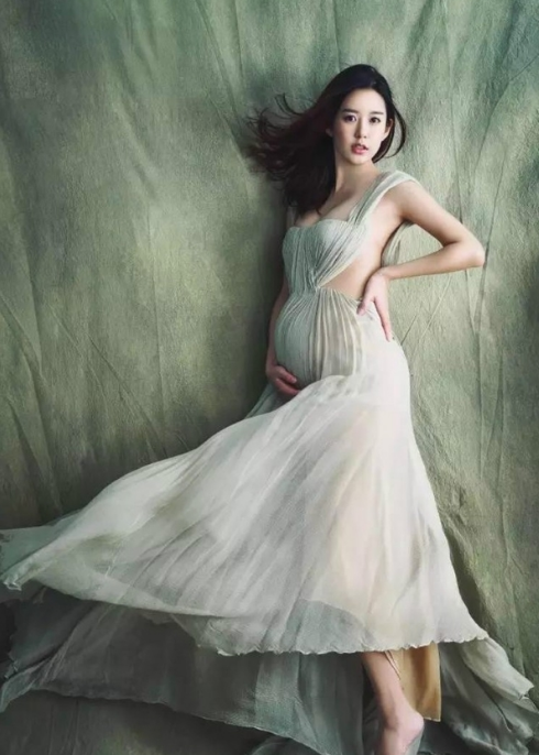 朱丹、孙怡怀孕四肢仍纤细,她们是怎么做到怀孕只胖肚子的?