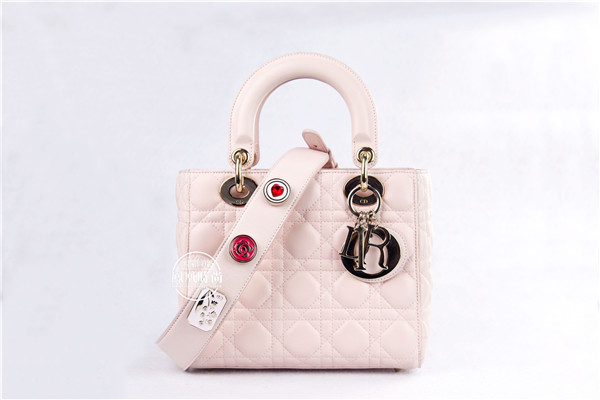 戴安娜王妃最爱的包出了中国版 刘亦菲立刻背上了