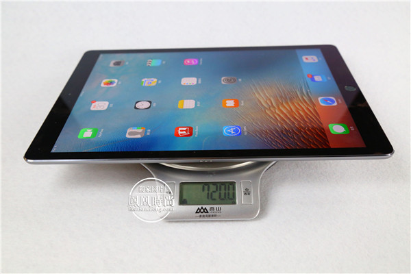 戴安娜王妃最爱的包出了中国版 刘亦菲立刻背上了