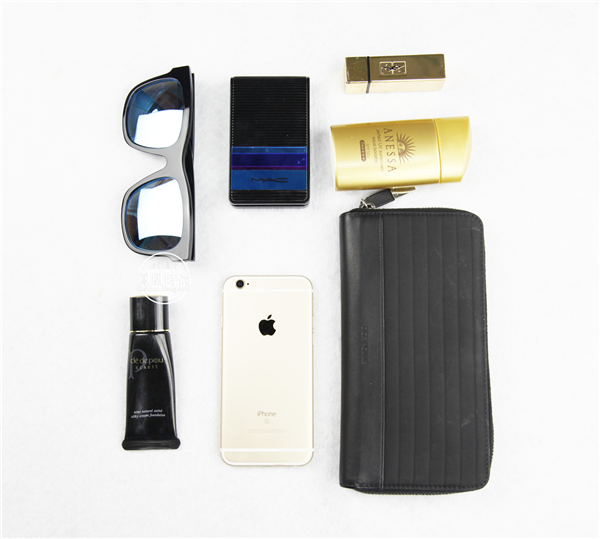 戴安娜王妃最爱的包出了中国版 刘亦菲立刻背上了