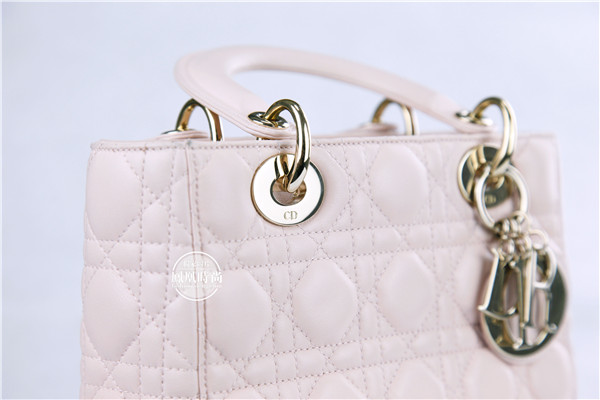 戴安娜王妃最爱的包出了中国版 刘亦菲立刻背上了