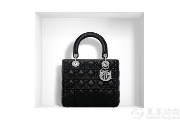 戴安娜王妃最爱的包出了中国版 刘亦菲立刻背上了