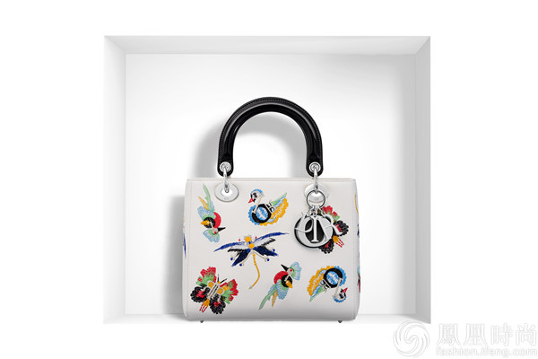 戴安娜王妃最爱的包出了中国版 刘亦菲立刻背上了