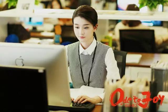 关关变美是因为摘了眼镜?明明是因为动了这里呀!