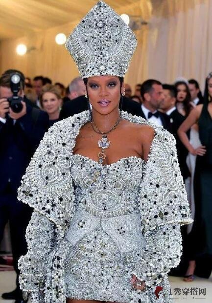 ٹ MET GALA