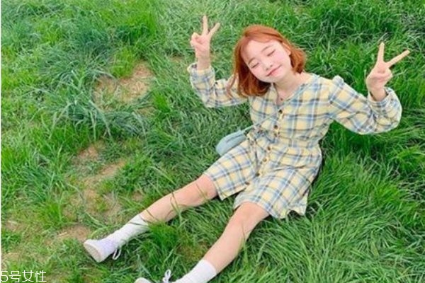 ʺȾʲôɫͷ ԰׵ͷɫ