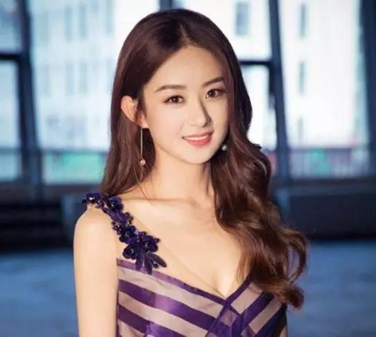 一直单身的赵丽颖 却梳遍了所有约会的少女发型