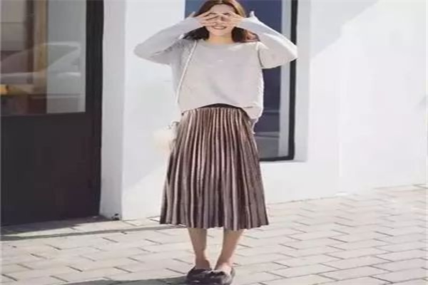 百褶裙搭什么鞋子