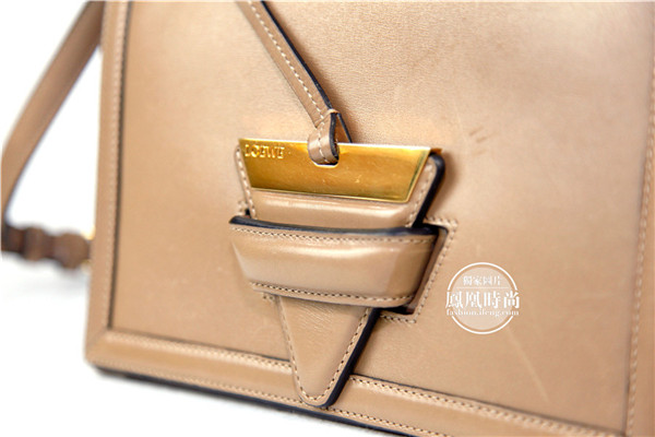 ʵLoewe Barcelonaǰ Сĵ