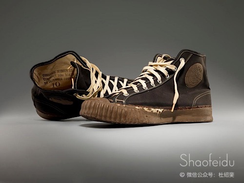  Sneaker Ь