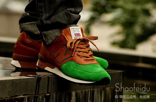  Sneaker Ь