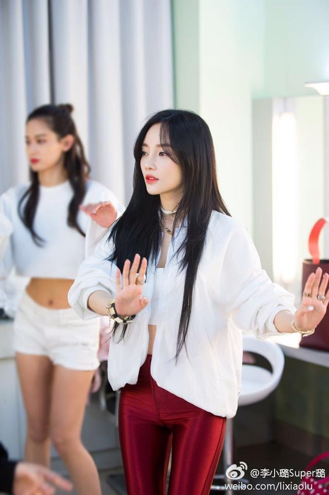 现在都流行带娃美瘦!李小璐的辣妈身材你确定不学学?