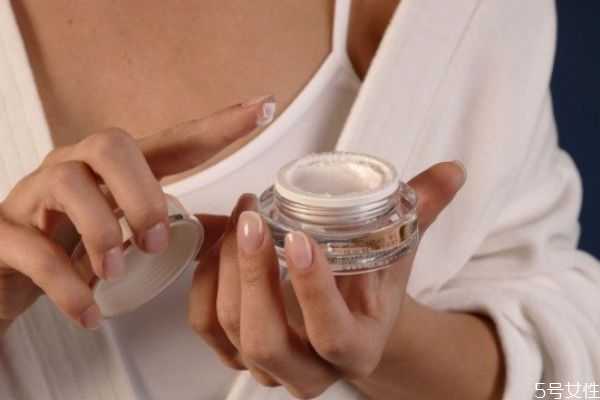 Ϳ��ױƷ���ϴ�ʹ��ô���� Ϳ����Ʒ���ϴ�ʹԭ��