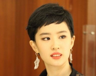 她们发型梳不对,我可能是看到假的明星了!