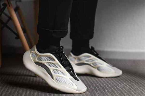 yeezy 700 v3ٶԱ Ҭ700v3ټ