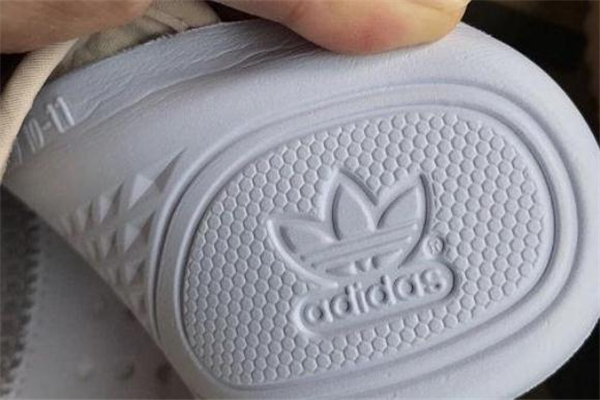 yeezy350ʹٶԱ Ҭ350޷ʹٱ
