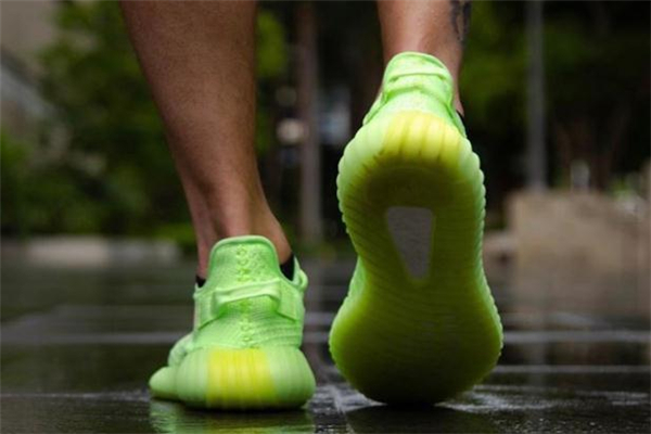 yeezy 350ӫٱ Ҭ350ӫٶԱ