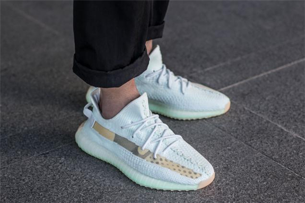 yeezy 350 v2 hyperspace ϽЧ