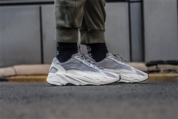 yeezy 700 staticټ Ҭ700ټ
