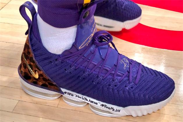 nike lebron16ղķ˹16ٶԱ ٻһϳ