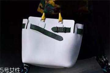burberry the beltߴ󣿰ͱ򱴶ذļֳߴ磿
