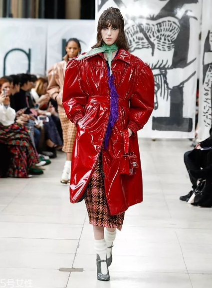 miumiu2018ﶬϵкÿ_Щʽ
