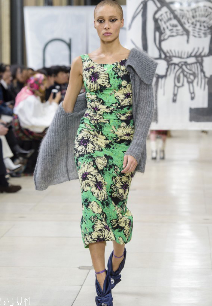 miumiu2018ﶬϵкÿ_Щʽ